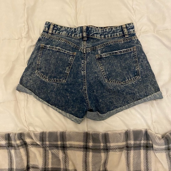 Ripped jean shorts - Picture 2 of 2